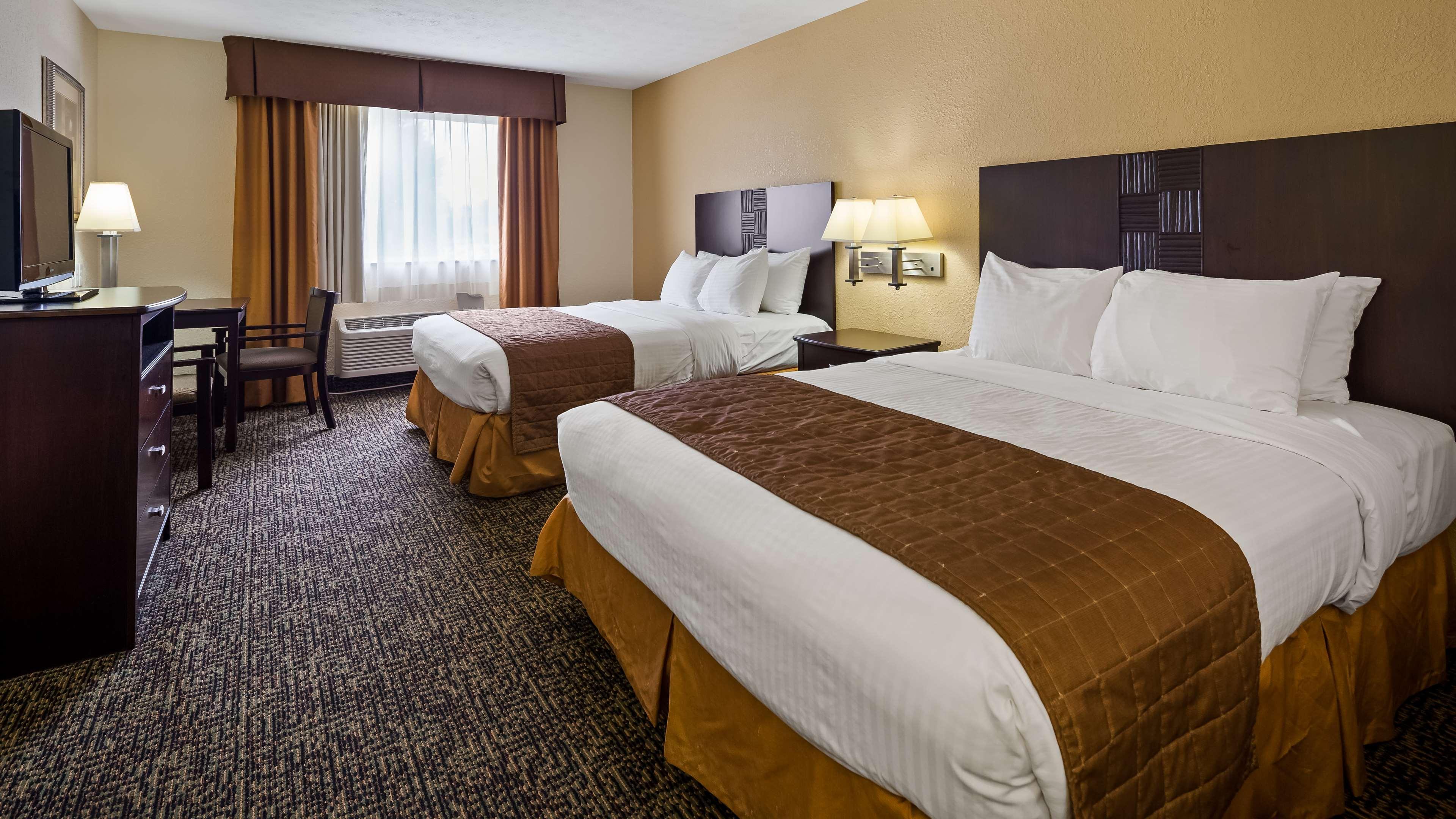 Best Western Elyria Exterior photo
