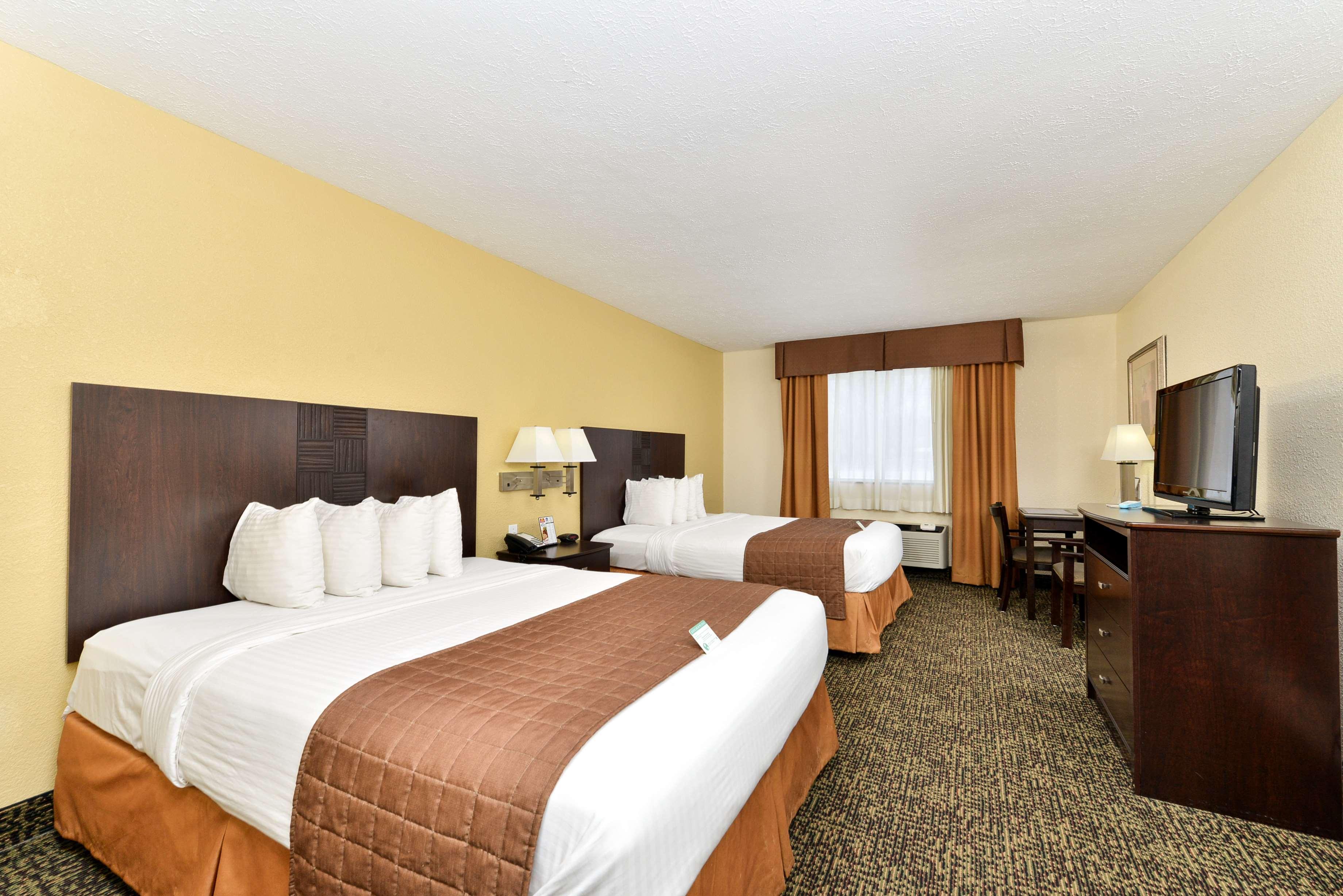 Best Western Elyria Exterior photo