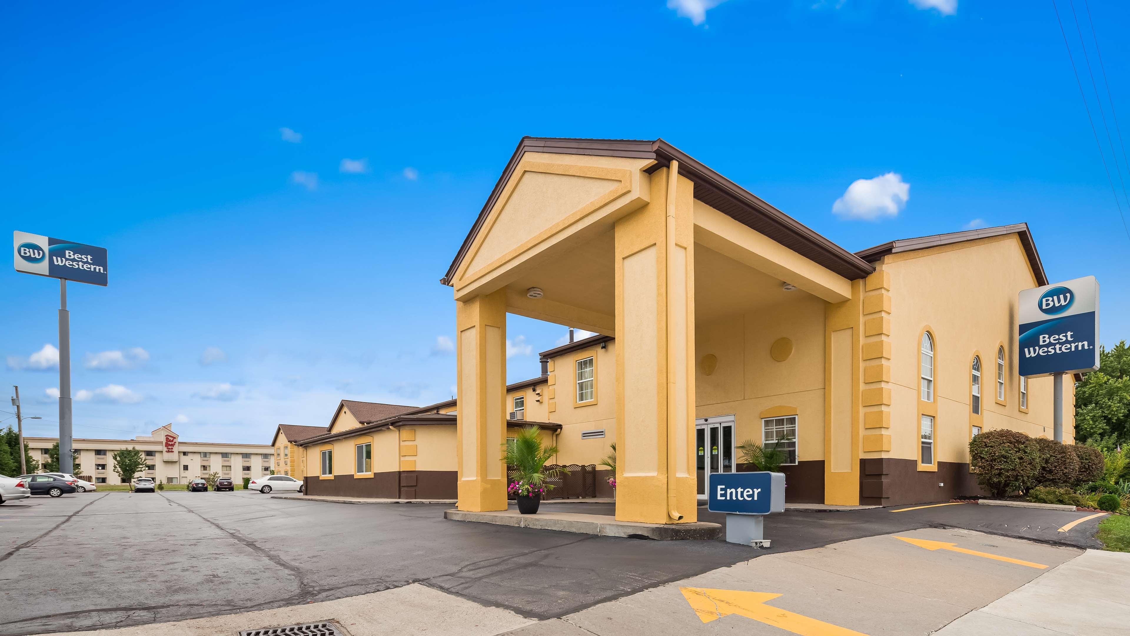 Best Western Elyria Exterior photo