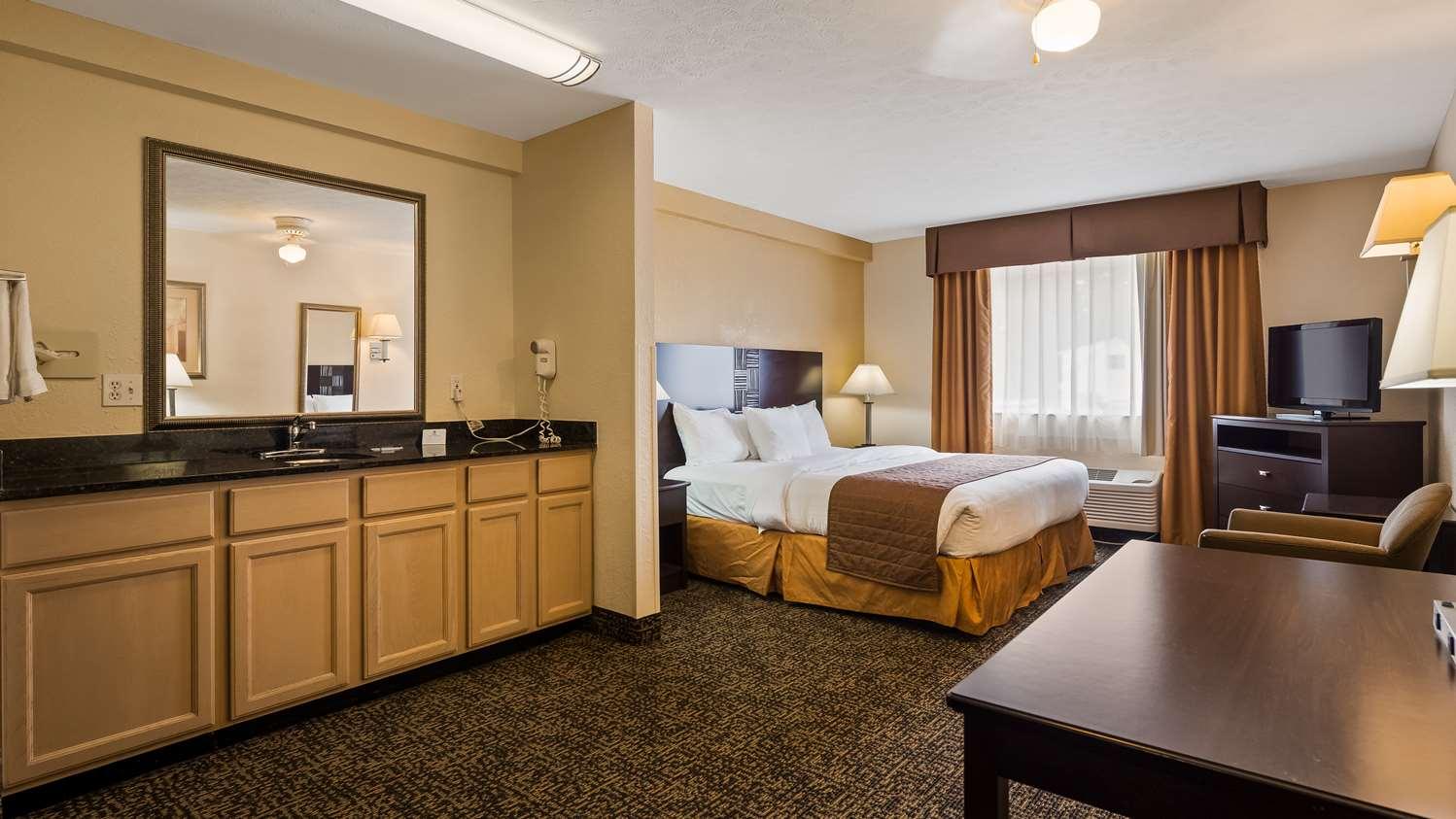 Best Western Elyria Exterior photo