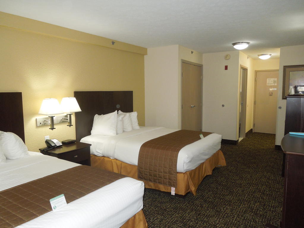 Best Western Elyria Exterior photo